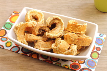 Cortezas de cerdo, torreznos, chicharrones