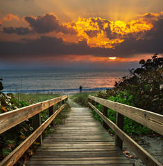 Obraz premium Boardwalk on beach