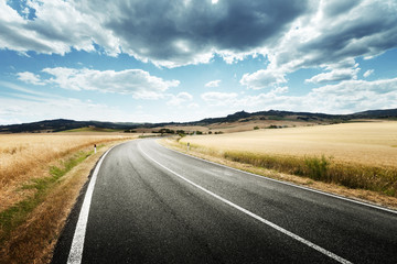 Naklejka premium asphalt road in Tuscany Italy