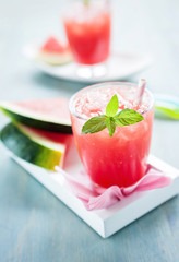 fruchtiger wassermelonen smoothie