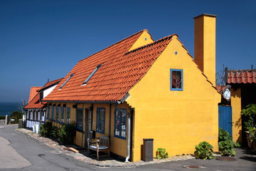 Gelbes Fachwerkhaus auf Bornholm