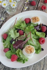 Salad with raspberry