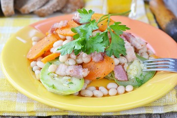 vegetables salad with bacon
