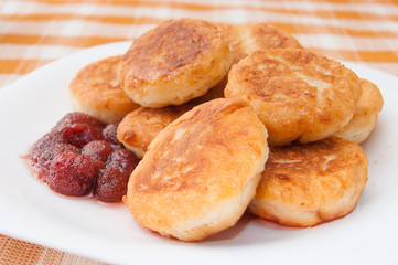 cheese pancakes with jam