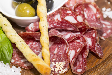 Сырокопченая колбаса