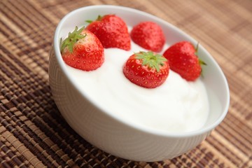 Strawberries with Yogurt