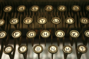 old typing machine has and letters