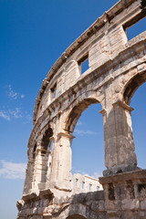 Obraz premium Wall of the ancient amphitheater in the sky in Pula. Croatia