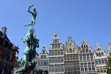 Fototapeta na wymiar Grand place in Antwerp