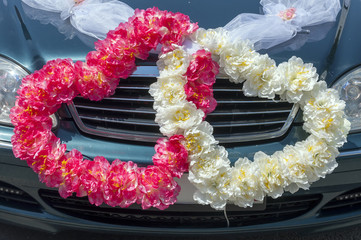 Wedding car decoration in the form of hearts