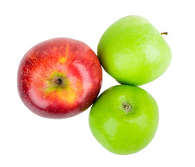 three apples red green