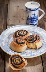 Bun with poppy seeds