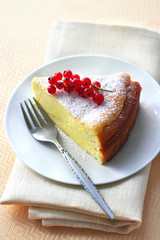 Cheesecake decorated with red currant