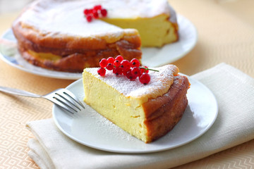 Cheesecake decorated with red currant