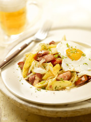 meat potatoes union and an baked egg