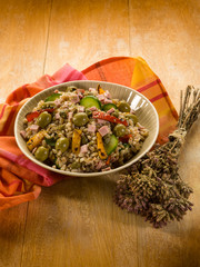 spelt sald with vegetables and ham