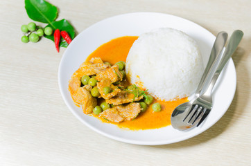 Dried red pork coconut curry (Panaeng)