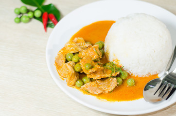 Dried red pork coconut curry (Panaeng)