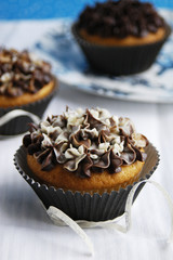 Vanilla cupcakes with creamcheese and chocolate