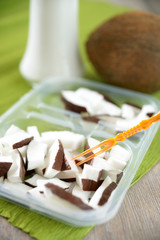 Schale mit Kokosnuss