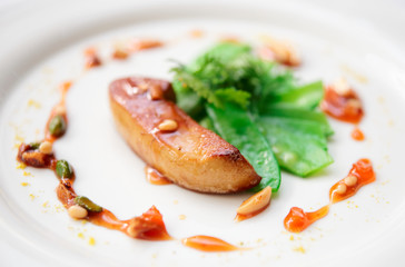 Fried foie gras with caramel and vegetables © Kondor83