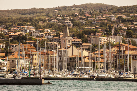 Muggia vista dal mare, Trieste, Italia