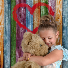 Mädchen mit Teddy