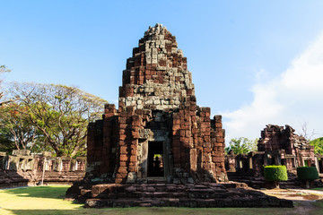 Fototapeta na wymiar pimai castle, historical park and ancient castle in thailand