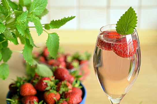 Erdbeeren mit Sekt