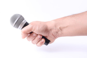 mano con microfono