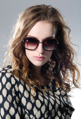beautiful fashion woman wearing sunglasses