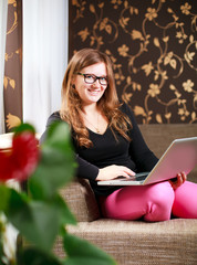 frau mit pc