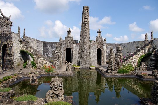 L'&eacute;trange mus&eacute;e de Robert Tatin