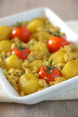Gratin aus Kartoffeln,Tofu und Strauchtomaten