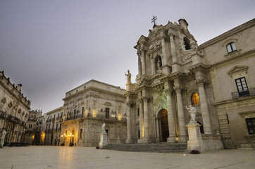 Fototapeta na wymiar Katedra w Syrakuzach na Sycylii, Włochy