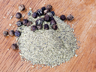 freshly milled black pepper and peppercorns