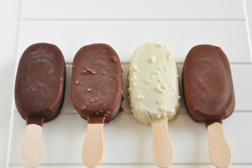 Schoko Eis am Stiel