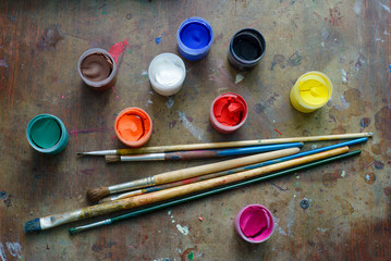 Set of brushes and paints