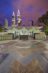 Fototapeta na wymiar Meczet w pobliżu KLCC Park, Kuala Lumpur, Malezja