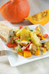 Kürbis-Kräutertofu-Pfanne