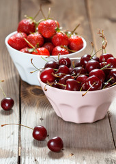 Sweet cherries and strawberry