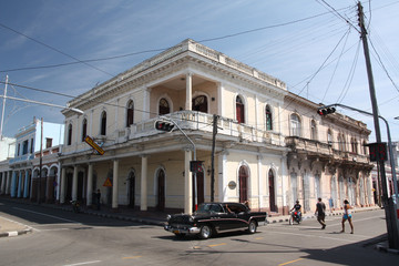 Obraz premium Cuba - Cien Fuegos - 7 ième avenue