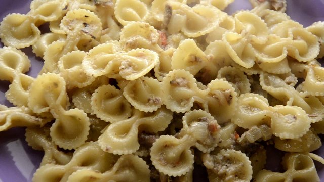 Pasta c &rsquo; anciova e muddica atturrata