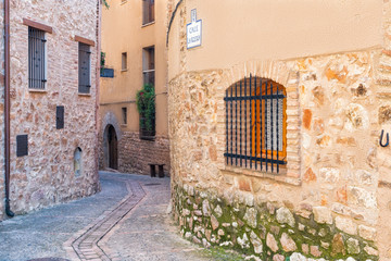 Fototapeta na wymiar Street in the castle in Alquezar Spain