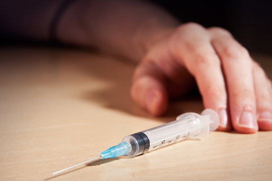 syringe,hand,medicine,vein,narcotist,cocaine
