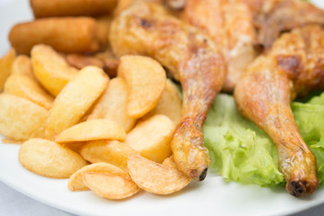 Pollo alla griglia e patatine a spicchi - Roasted chicken
