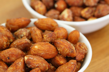 Caramelised almonds, close up