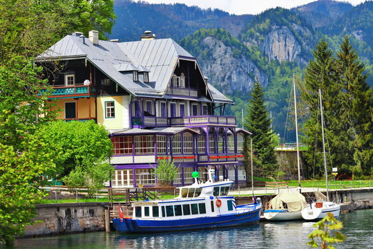 lakes of Austria .view with yacht and villa. st Gilgen