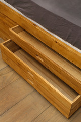 lit à tiroirs en bois massif