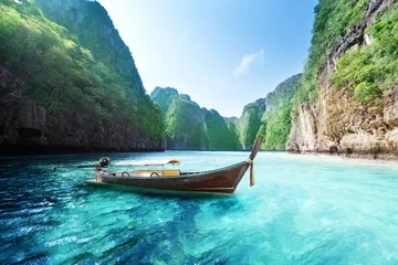Türaufkleber Tropischer Strand Bucht auf der Insel Phi Phi in Thailand